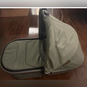 UPPAbaby Bassinet V3 Compatible W Vista, Cruz, Ridge Evelyn Meadow Green